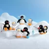 Baby Molly × Pingu Happy Fishing -sarja – vinyylipehmoinen riipuslaatikko