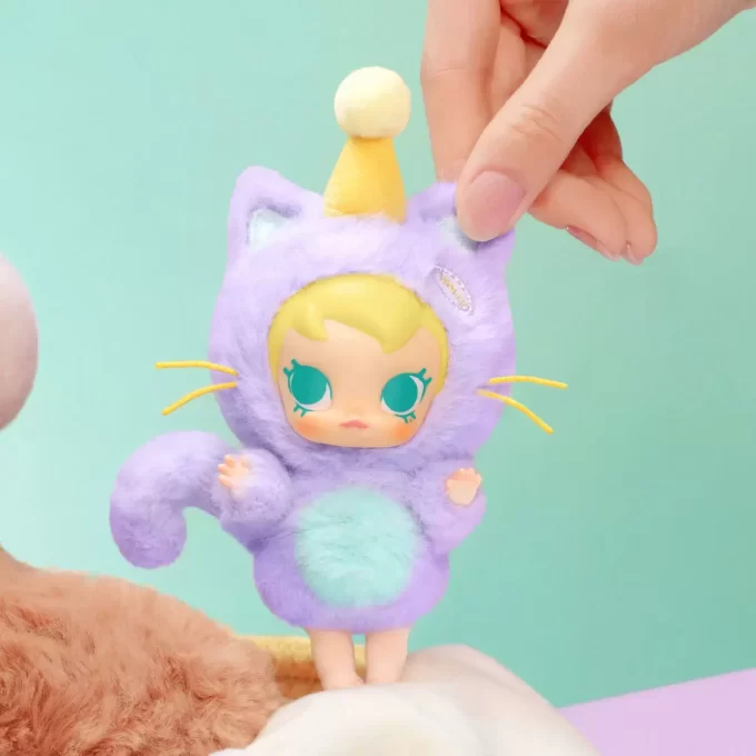 Baby Molly Pocket Friends -sarja – vinyylipehmoinen riipusverholaatikko