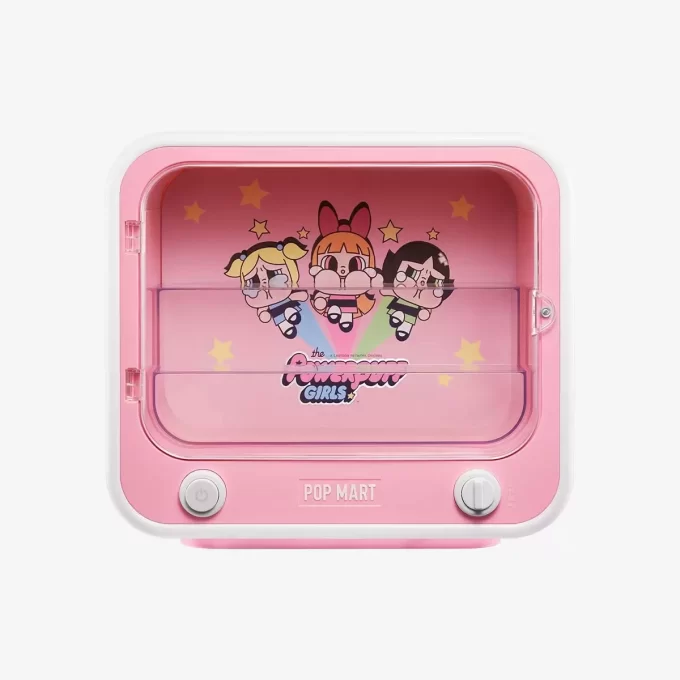 CRYBABY × Powerpuff Girls -sarjan TV-setin valaisema vitriini
