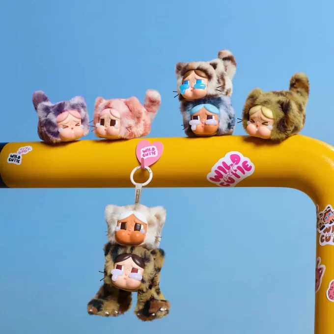 CRYBABY Wild But Cutie -sarja – Vinyylinen pehmoinen riipusrasia