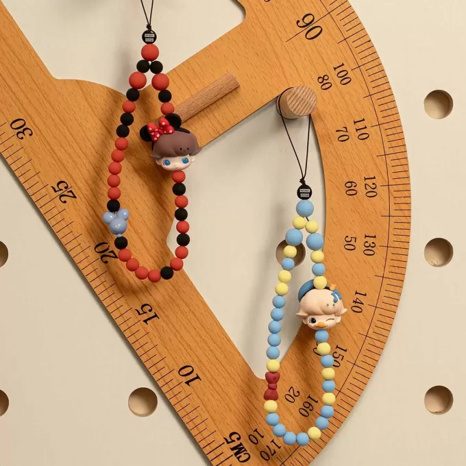 DIMOO WORLD × DISNEY -sarja – matkapuhelimen narullinen sokea laatikko