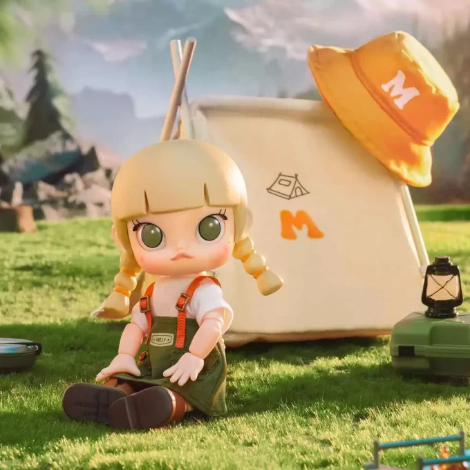 MOLLY Go Camping -toimintahahmo
